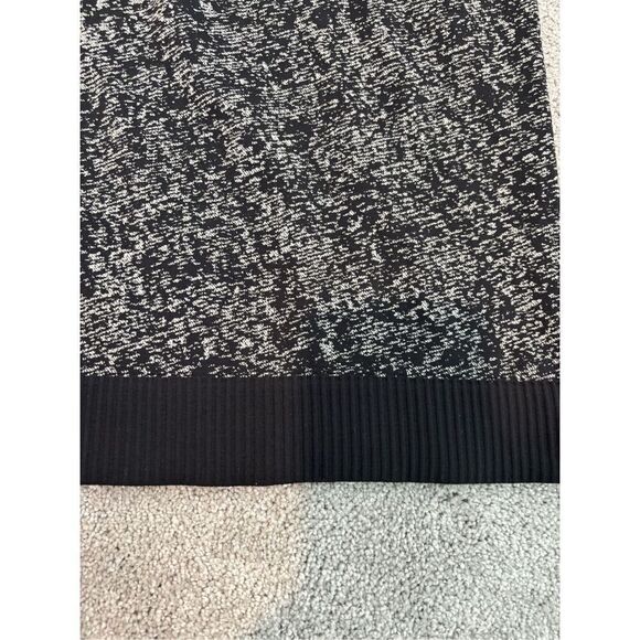 NEW Lululemon Rest Less 1/2 Zip Black / White, $110 Sz 4 A54 - Picture 7 of 11